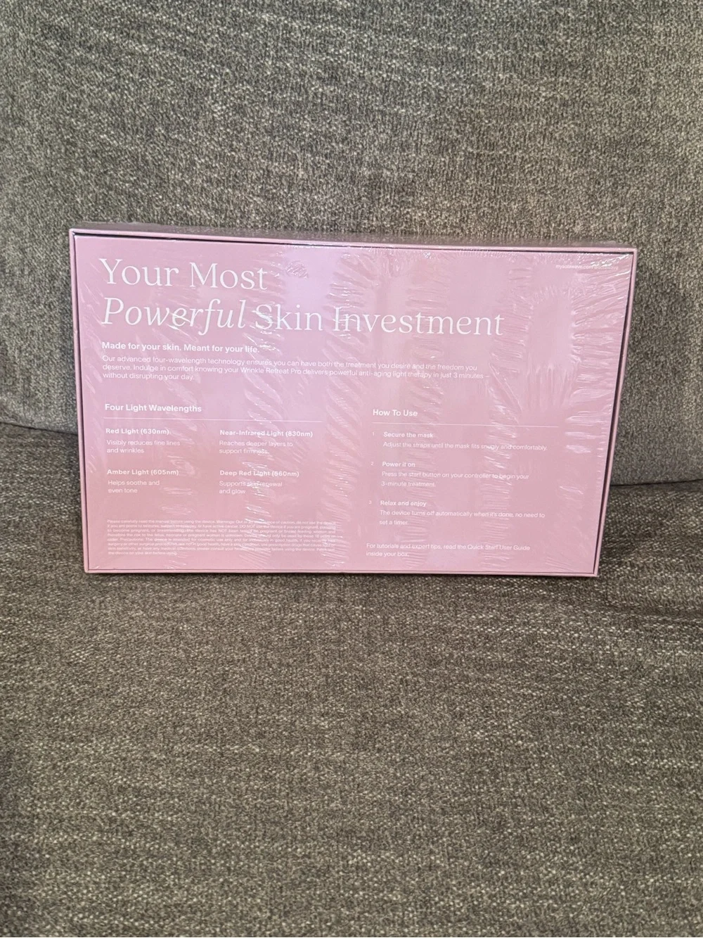 Solawave Wrinkle Retreat Pro Light Therapy Mask – Pink